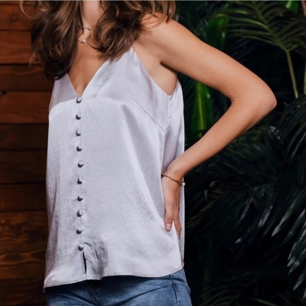 NWT! JNSQ V-neckline Silver Cami Top Size 10